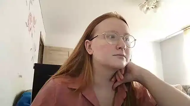 Snapshot of AnikaLipps chatting on 06-20-26, 01:05 AnikaLipps online show from 06-20-26, 01:05