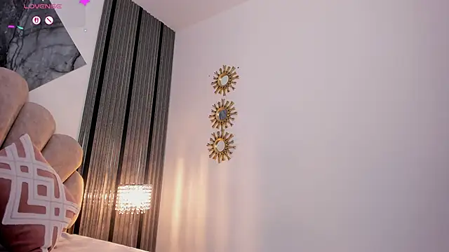 LunaVelour13 online show from 04-15-26, 07:40