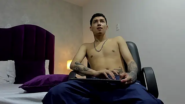 Snapshot of JoshBeech chatting on 02-19-26, 12:35 JoshBeech online show from 02-19-26, 12:35