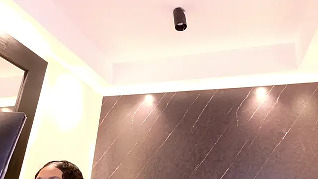 Kinsleybrown online show from 04-11-26, 05:26