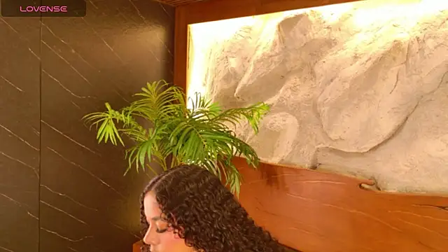 Snapshot of Kinsleybrown chatting on 05-25-26, 10:36 Kinsleybrown online show from 05-25-26, 10:36