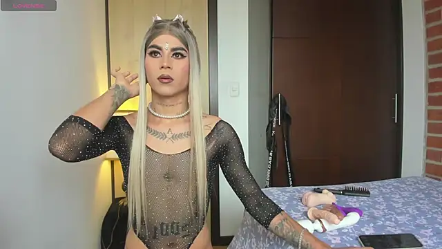 alisoondrean  online show from 02-15-26, 01:32