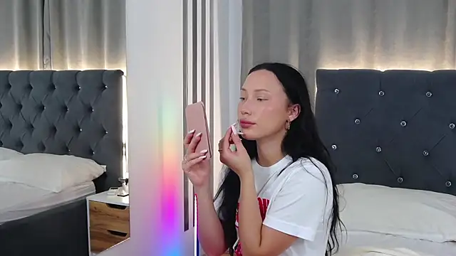 VikkyVonn online show from 06-30-26, 11:10