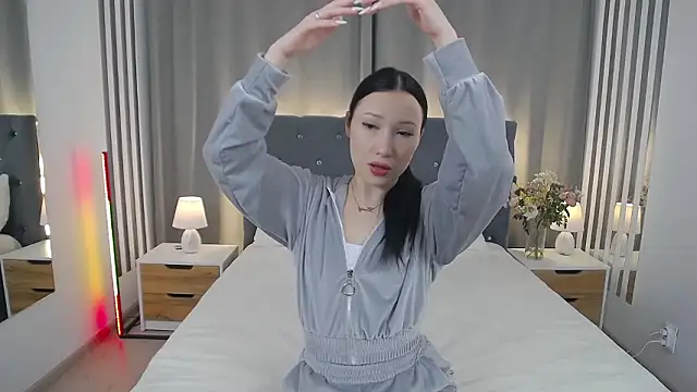 Snapshot of VikkyVonn chatting on 02-19-26, 12:24 VikkyVonn online show from 02-19-26, 12:24