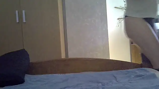 Laura-Parker online show from 04-03-26, 01:50