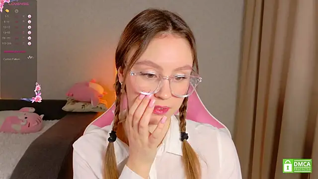 KateNickson online show from 03-11-26, 05:34