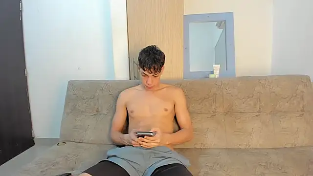 malakay sexxx18 online show from 03-19-26, 07:36