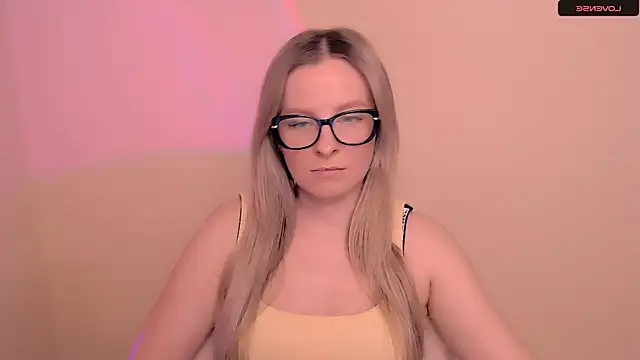 AnnePeach online show from 03-31-26, 11:45