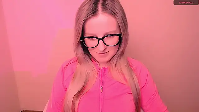 Snapshot of AnnePeach chatting on 02-21-26, 05:04 AnnePeach online show from 02-21-26, 05:04