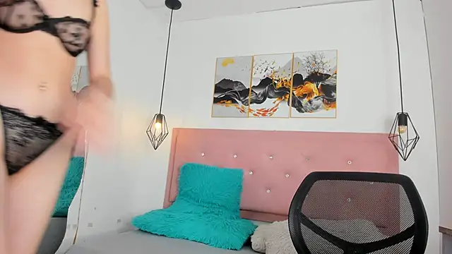 Snapshot of kiara__white1 chatting on 02-18-26, 10:06 kiara white1 online show from 02-18-26, 10:06