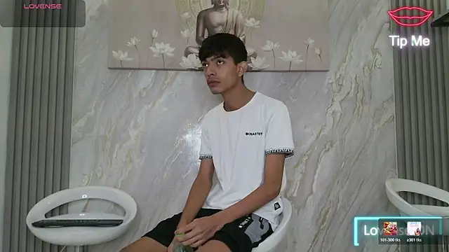 KITTY BOSH online show from 04-16-26, 01:23