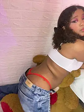 Snapshot of canelaa_sweet5 chatting on 02-20-26, 01:24 canelaa sweet5 online show from 02-20-26, 01:24