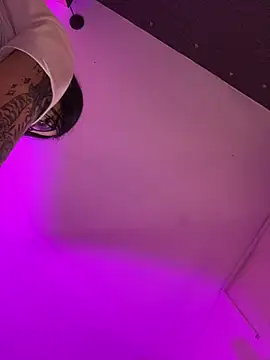 Snapshot of Veronicaa_lodge1 chatting on 02-25-26, 12:44 Veronicaa lodge1 online show from 02-25-26, 12:44