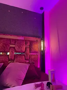 Snapshot of Veronicaa_lodge1 chatting on 02-27-26, 02:01 Veronicaa lodge1 online show from 02-27-26, 02:01