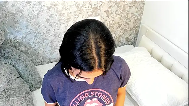 Snapshot of Anika_H chatting on 02-17-26, 12:02 Anika H online show from 02-17-26, 12:02