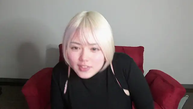 Snapshot of uru_luv000 chatting on 02-19-26, 08:22 uru luv000 online show from 02-19-26, 08:22