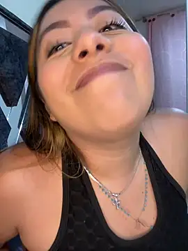 Snapshot of Emiily_joee_ chatting on 05-16-26, 01:59 Emiily joee online show from 05-16-26, 01:59