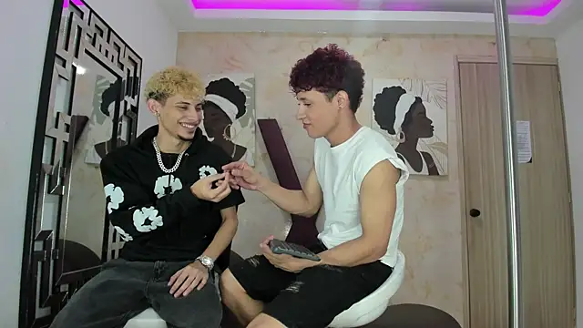 Snapshot of YOUNG_BOYS_HELL chatting on 07-09-26, 01:28 YOUNG BOYS HELL online show from 07-09-26, 01:28