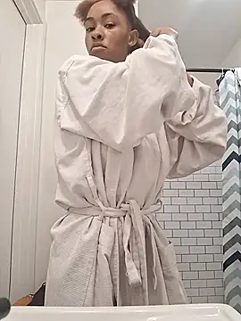 Snapshot of Cinnamonbunn chatting on 02-20-26, 08:11 Cinnamonbunn online show from 02-20-26, 08:11