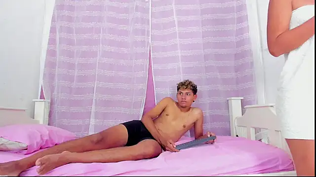 Henry and Lucy online show from 03-27-26, 08:10