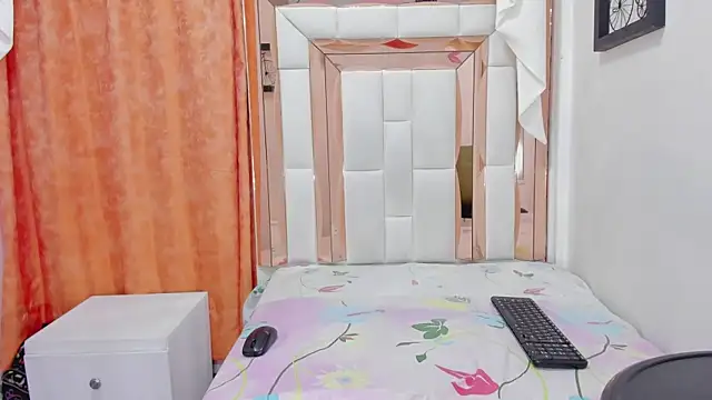 Snapshot of kimberly_xoxo_3 chatting on 02-18-26, 03:26 kimberly xoxo 3 online show from 02-18-26, 03:26