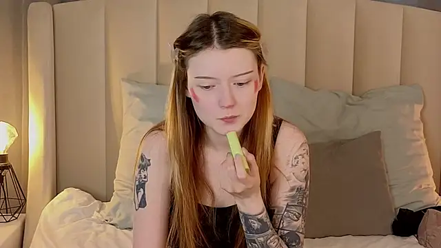 AlyssFrost online show from 05-02-26, 03:12