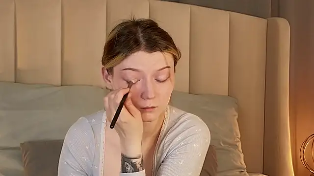 AlyssFrost online show from 05-05-26, 02:14