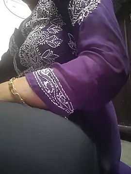 taniya0 online show from 08-01-26, 04:05