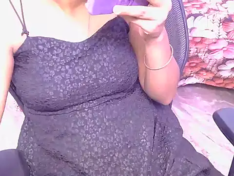 Snapshot of its-taniya chatting on 07-16-26, 04:31 its-taniya online show from 07-16-26, 04:31