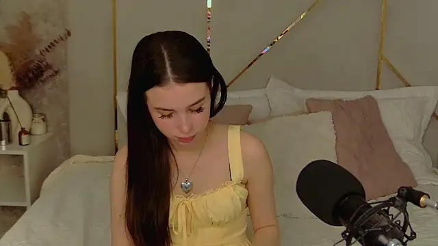 Snapshot of LanaLedger chatting on 02-22-26, 10:39 LanaLedger online show from 02-22-26, 10:39