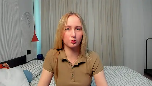 TraceeRebollar online show from 03-03-26, 12:34