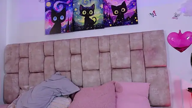 MiiaBlumm  online show from 04-09-26, 05:52