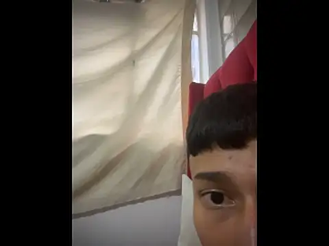 Snapshot of glopetitooo chatting on 02-15-26, 05:34 glopetitooo online show from 02-15-26, 05:34