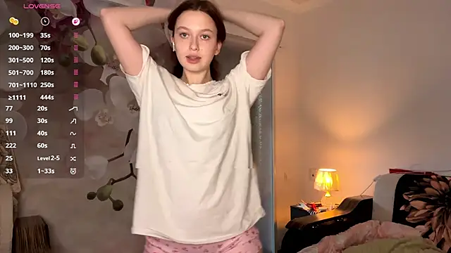 Snapshot of LoryMusetti chatting on 02-15-26, 11:20 LoryMusetti online show from 02-15-26, 11:20