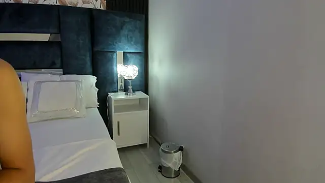 Snapshot of PerlaRogerss_ chatting on 04-06-26, 11:33 PerlaRogerss online show from 04-06-26, 11:33