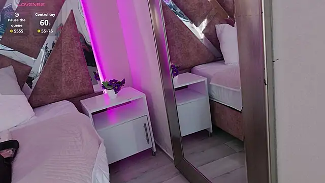 Snapshot of PerlaRogerss_ chatting on 04-16-26, 11:33 PerlaRogerss online show from 04-16-26, 11:33