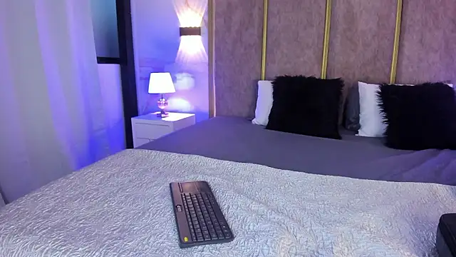 Snapshot of PerlaRogerss_ chatting on 02-19-26, 11:29 PerlaRogerss online show from 02-19-26, 11:29