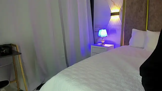 Snapshot of PerlaRogerss_ chatting on 03-25-26, 10:47 PerlaRogerss online show from 03-25-26, 10:47