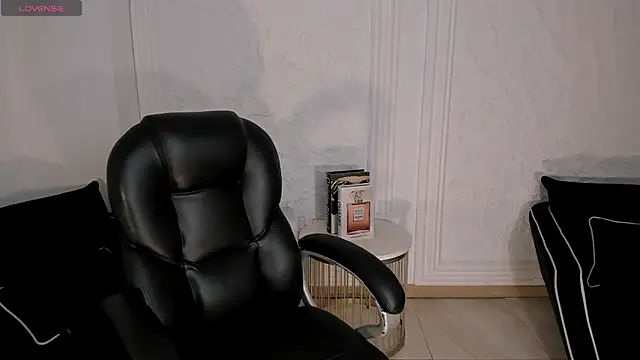 Snapshot of AmyRosse_X chatting on 07-03-26, 02:51 AmyRosse X online show from 07-03-26, 02:51