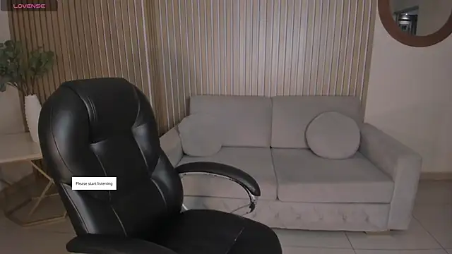 JulietteMoreau online show from 05-17-26, 11:43