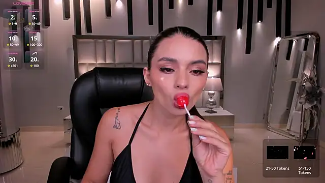 Snapshot of JulietteMoreau chatting on 07-05-26, 11:22 JulietteMoreau online show from 07-05-26, 11:22