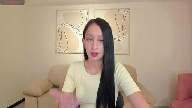 Snapshot of AmaraDivine chatting on 06-23-26, 11:30 AmaraDivine online show from 06-23-26, 11:30
