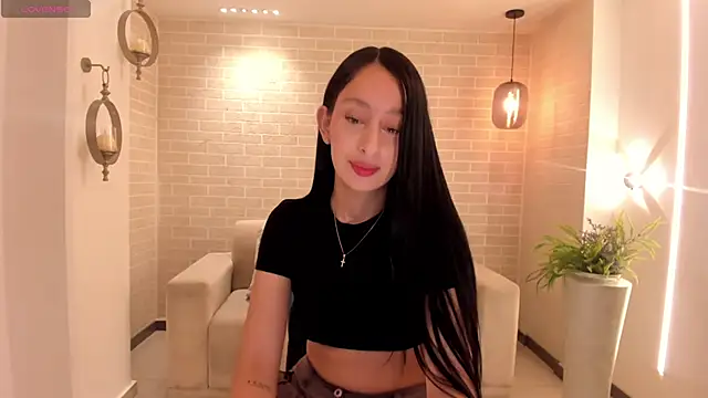 Snapshot of AmaraDivine chatting on 06-14-26, 11:33 AmaraDivine online show from 06-14-26, 11:33