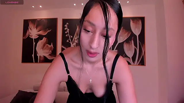 Snapshot of AmaraDivine chatting on 02-26-26, 11:32 AmaraDivine online show from 02-26-26, 11:32