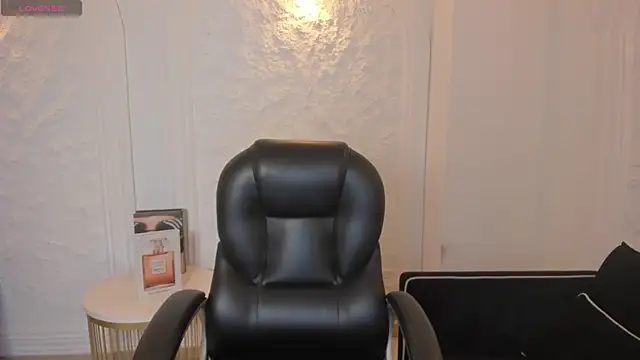 Snapshot of AmaraDivine chatting on 03-01-26, 05:24 AmaraDivine online show from 03-01-26, 05:24