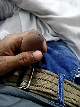 Snapshot of Raya-420 chatting on 02-15-26, 02:05 Raya-420 online show from 02-15-26, 02:05