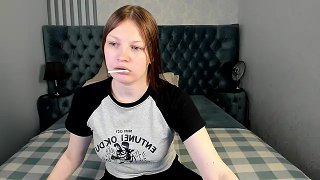 LauraBev online show from 05-10-26, 07:12