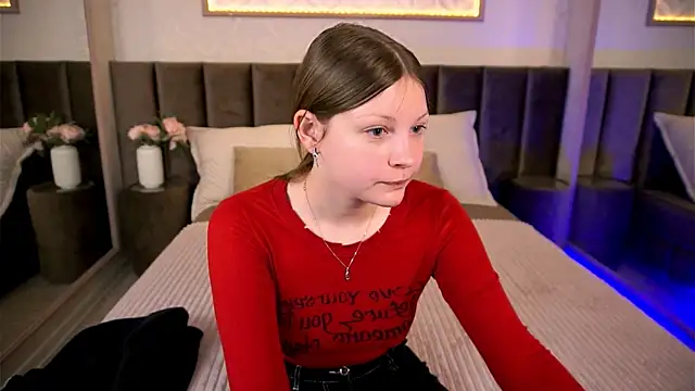 LauraBev online show from 02-16-26, 08:24