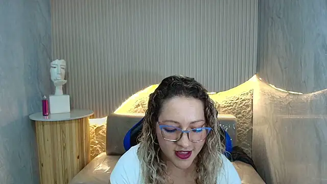 Snapshot of Rubia_encantada_r chatting on 02-20-26, 08:22 Rubia encantada r online show from 02-20-26, 08:22