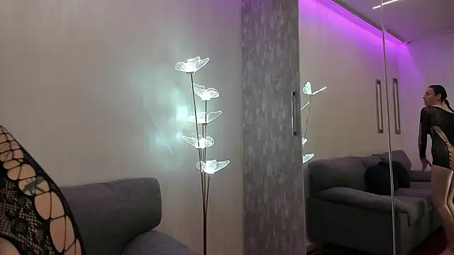 Snapshot of Natasha-Moon chatting on 03-02-26, 08:27 Natasha-Moon online show from 03-02-26, 08:27